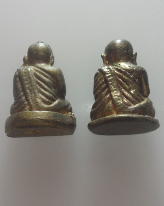 *** หลวงพ่อเงิน *** (๒องค์)