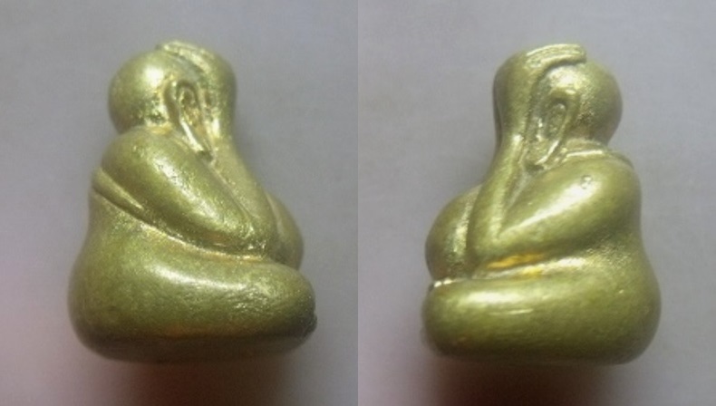 **เบาๆ**พระปิดตามหาลาภ เนื้อโลหะผสม เก่าๆไม่ทราบที่**ใต้ฐานตอกโค้ด+หมายเลข สวยๆ เชิญชมครับ