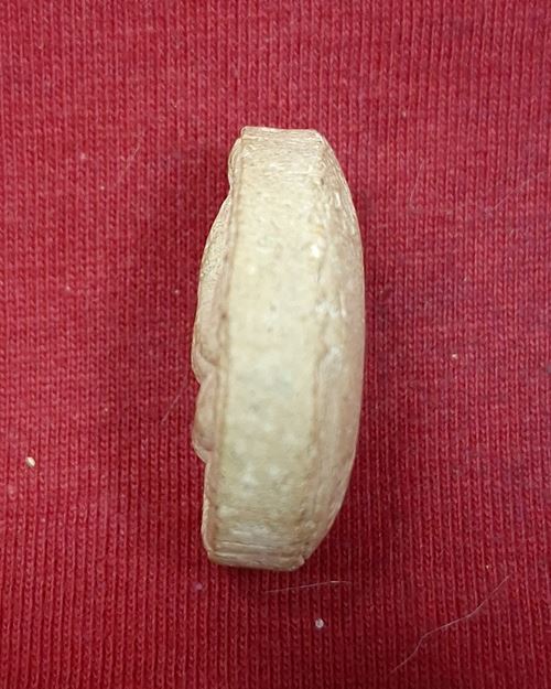 พระผงปิดตา รุ่น7รอบ หลวงพ่อหยอด วัดแก้วเจริญ อ.อัมพวา จ.สมุทรสงคราม