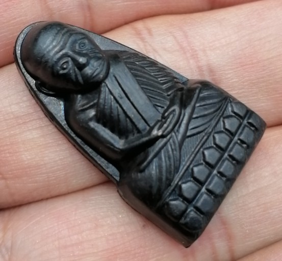 หลวงปู่ทวด วัดช้างให้ ปี 2508 พิมพ์หน้าวานร เนื้อทองแดงรมดำ จ.ปัตตานี เคาะเดียว(4)   