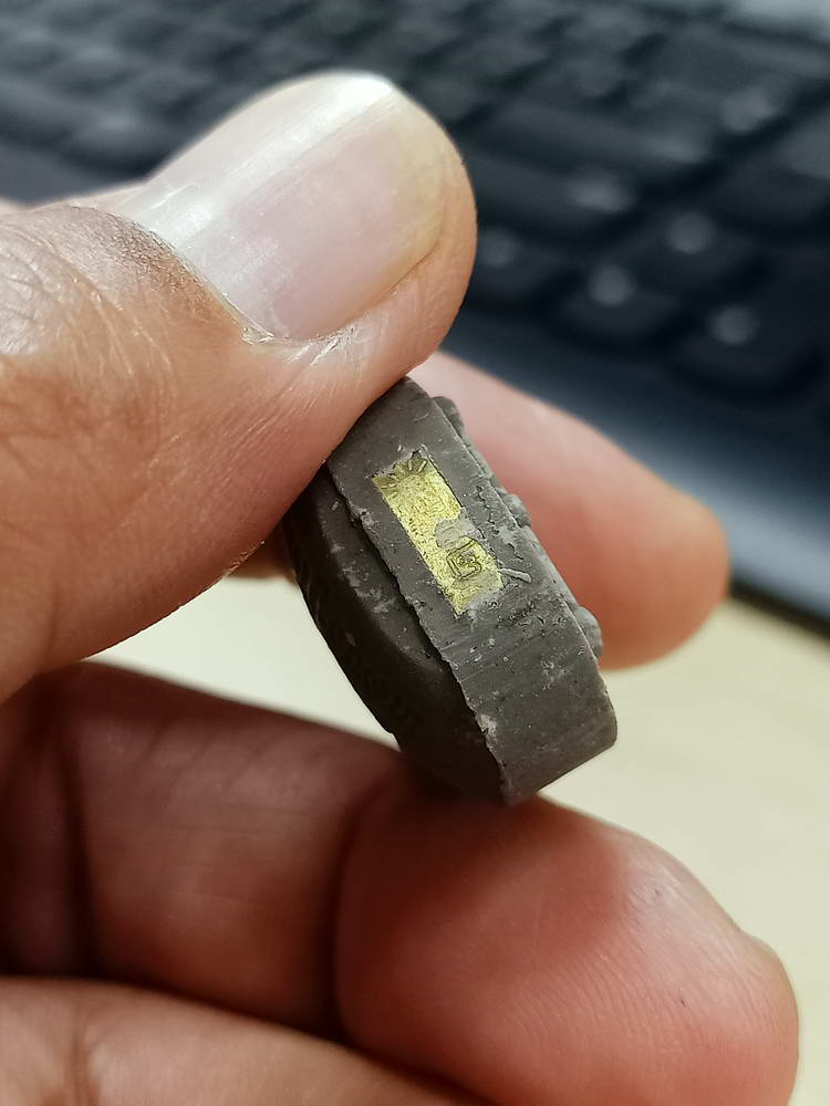 4-749 พระผงน้ำมันใบโพธิ์ รุ่นโพธิ์เจริญทรัพย์ หลวงปู่โต๊ะ วัดถ้ำสิงโตทอง ราชบุรี 2567 กล่องเดิม