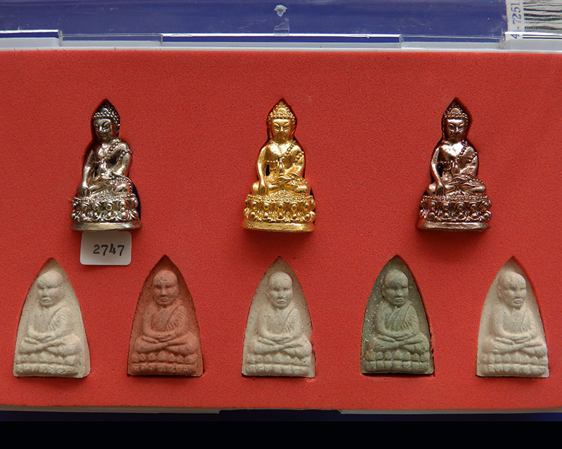 ชุดกรรมการ เลข 2747...พระชัยหลวงปู่ทวด รุ่นตำหนักทอง หลวงปู่ทอง สุสังวโร วัดป่ากอสุวรรณ ครบชุด 8 องค