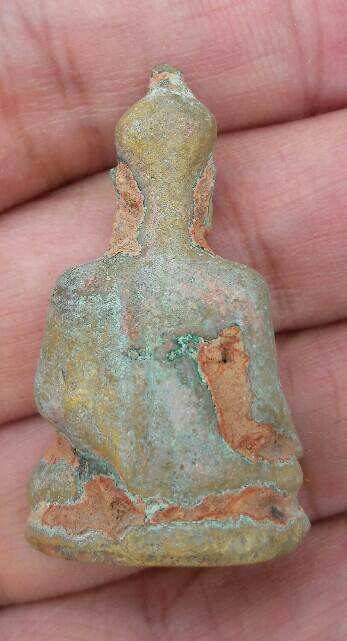 พระไม่ทราบที่ เคาะเดียว   