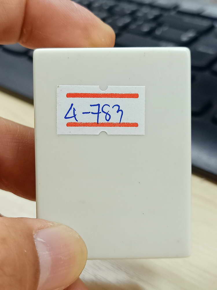 4-783 เหรียญรุ่นพิทักษ์ดวง หลวงปู่แผ้ว ปวโร วัดรางหมัน ออกวัดทุ่งกระพังโหม นครปฐม 2554 กล่องเดิม