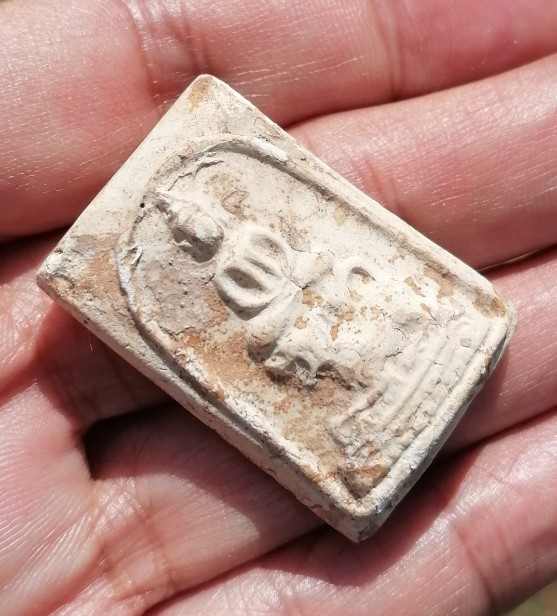 พระสมเด็จทรงสิงห์​ กรุต้นพิกุล หลวงพ่อกวย วัดโฆษิตาราม จ.ชัยนาท ปี​ 2509-10​ เคาะเดียว     