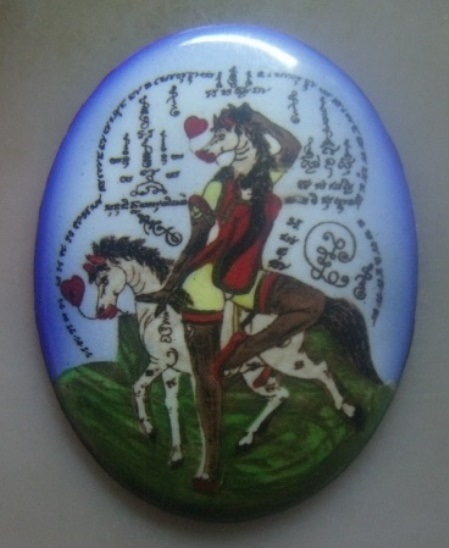 **เบา​ๆ​**ล็อกเก็ตม้าคู่มหาเสน่ห์ มียันต์รอบ สวยๆ**มีดีในตัวเป็นยอดของมหาเสน่ห์ เมตตามหานิยม 