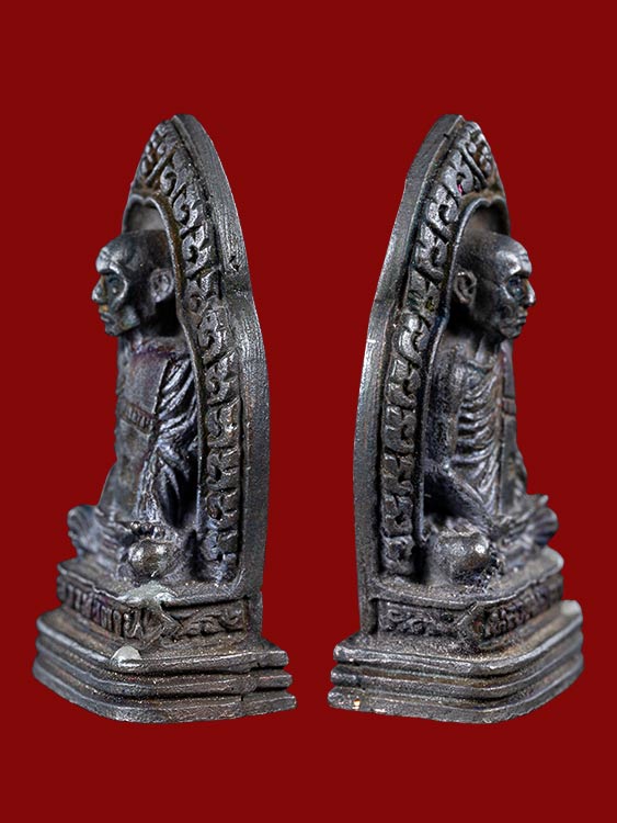 เหรียญฉีดรุ่นแรก พิมพ์ฐานสูง หลวงพ่อตาบ วัดมะขามเรียง เนื้อนวะ ปี 2530 จ.สระบุรี ตอกโค๊ด สวยๆครับ