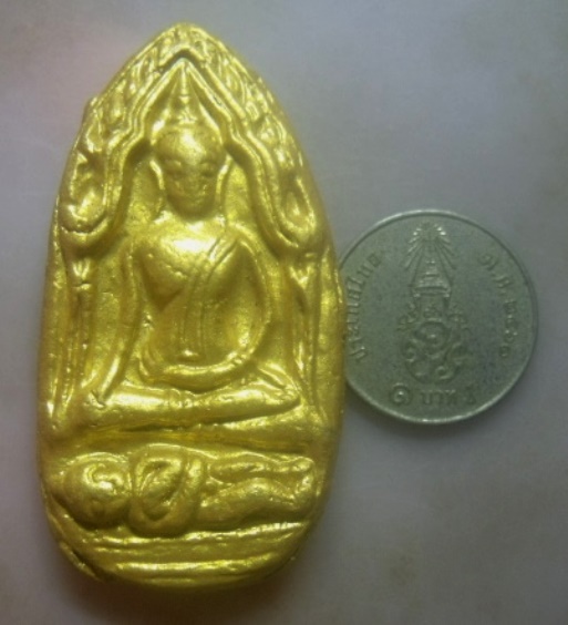 **เบาๆ**พระขุนแผนพลายกุมาร เนื้อผงทาทอง เก่าๆ ไม่ทราบที**มหาเสน่ห์ เมตตามหานิยม สวยๆ เชิญชมครับ