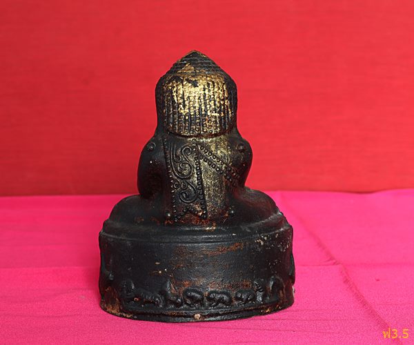 พระบัวเข็ม