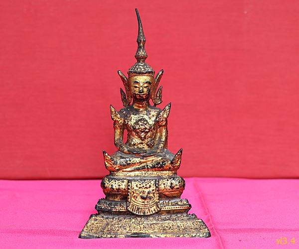 พระบูชายุครัตนะโกสินทร์ ฐานผ้าทิพย์ปีระกา หน้าตัก 2.5 นิ้ว