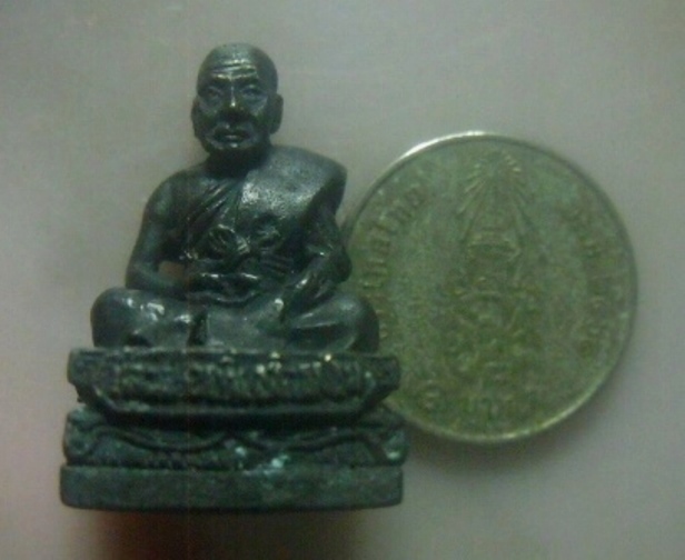 **เบาๆ**รูปหล่อหลวงพ่อเที่ยง ฐิตธมฺโม วัดราษฎร์ศรัทธาราม จ.ปทุมธานี ปี ๒๕๔๙**ตอกโค้ด สวยๆ