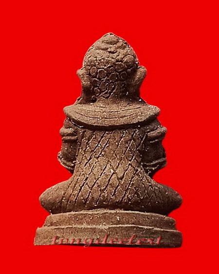 พระชัยวัฒน์ตะละกุล หลวงพ่ออุตตมะ วัดวังก์วิเวการาม จ.กาญจนบุรี เนื้อว่าน108 ฝังพลอยเสก สวยมากค่ะ