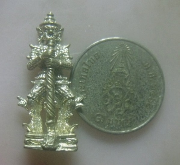 **เบา​ๆ​**รูปหล่อท้าวเวสสุวรรณ เนื้อกะไหล่เงิน สวยๆ ไม่ทราบที่**เทพแห่งขุมทรัพย์ ร่ำรวย มั่งคั่ง 