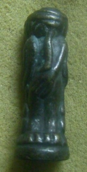 **เบาๆ**รูปหล่อพระปิดตายืนลอยองค์ อุดกริ่ง เนื้อทองผสม เก่าๆ ไม่ทราบที่**เนื้อจัด เชิญชมครับ 