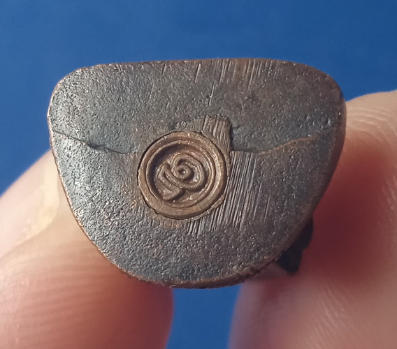 รูปหล่อ หลวงพ่อคำดี วัดบูรพา(บ้านผึ้ง) ศรีสะเกษ