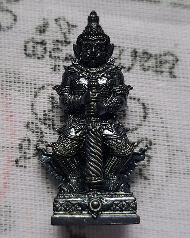 รูปหล่อท้าวเวสสุวรรณ ยกฐานะ ทองนำโชค หลวงพ่อทอง วัดบ้านไร่ เนื้อทองแดงรมดำ พร้อมกล่องเดิม