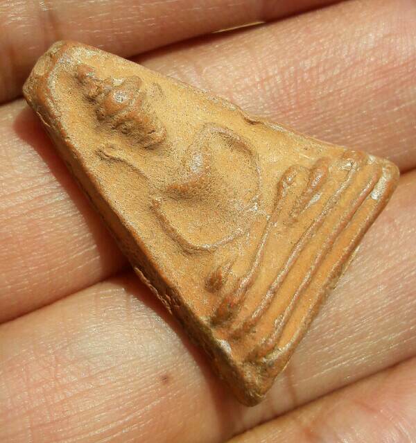 พระผงสุพรรณจงอางศึก อู่ทองจงอางศึก(มุ่ย ถิร โพธิ์ โต๊ะ เงิน และคณาจารย์เกือบ 60 รูป) เคาะเดียว(43)