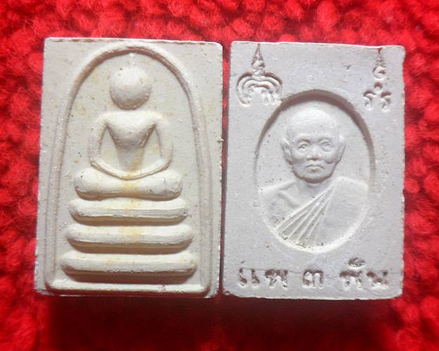 สมเด็จพิมพ์คะแนน แพ 3 พัน ชุด100องค์ หลวงพ่อแพ วัดพิกุลทอง สิงห์บุรี เคาะเดียวแดง