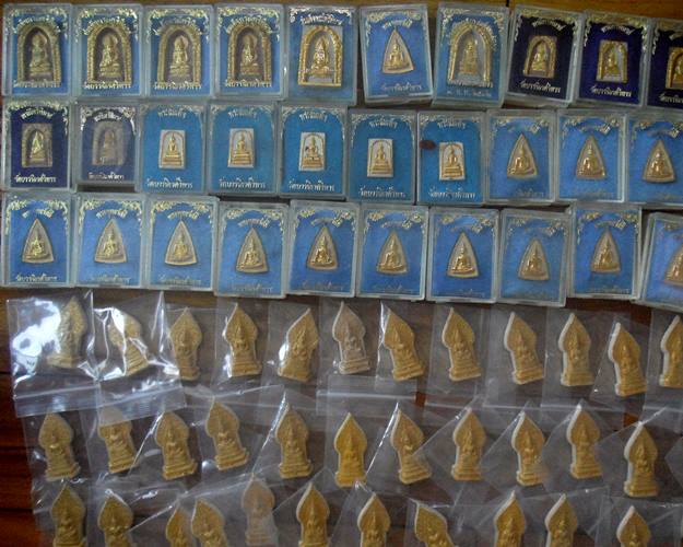 พระผง ปิดทอง 100องค์ วัดบวรนิเวศ สมเด็จญาณสังวร สมเด็จพระสังฆราช ปลุกเสก ชุด100องค์