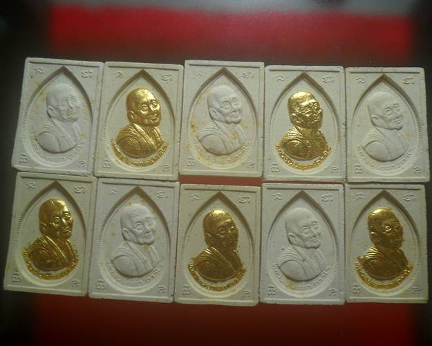 ผงหลวงปู่บุดดาวัดกลางชูศรีเจริญสุข สิงห์บุรีพระที่หลวงปู่ดู่ วัดสะแกยังยกย่องท่านว่าเป็นพระอรหันต์13