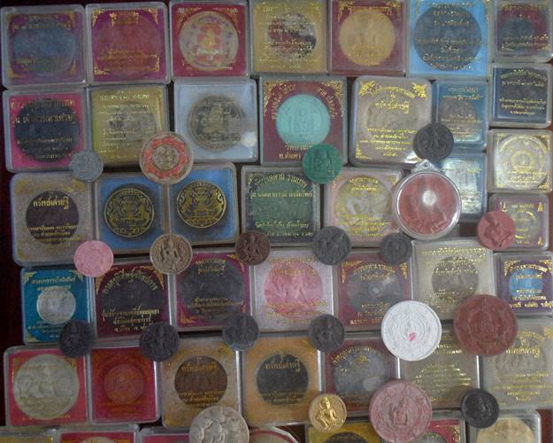 องค์พ่อจตุคามรามเทพ หลากหลายรุ่น หลากหลายวัด ชุด100องค์ เคาะเดียวแดง