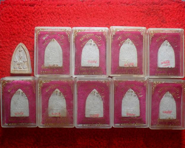 ผงหลวงปู่บุดดาวัดกลางชูศรีเจริญสุข สิงห์บุรี พระที่หลวงปู่ดู่ วัดสะแกยังยกย่องท่านว่าเป็นพระอรหันต์3