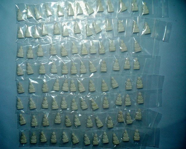 พระผงเจ้าแม่กวนอิม สมเด็จพระญาณสังวรฯ วัดบวรนิเวศฯ พ.ศ.2535 ชุด97องค์