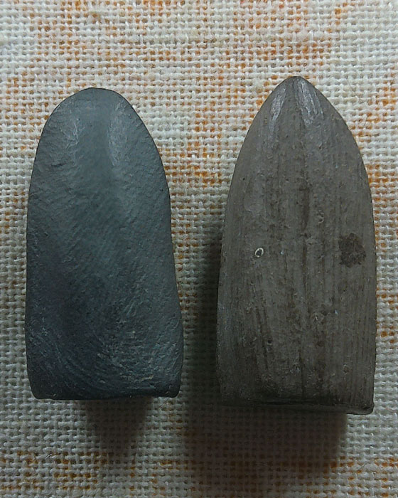 พระรอด ไม่ทราบที่ (๒ องค์)