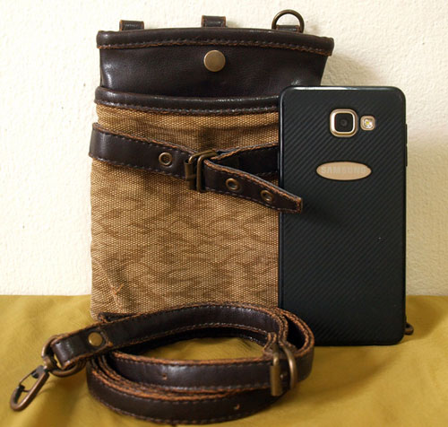  กระเป๋าสะพายข้าง ร้อยเข็มขัด Dickies ขนาดกระทัดรัด