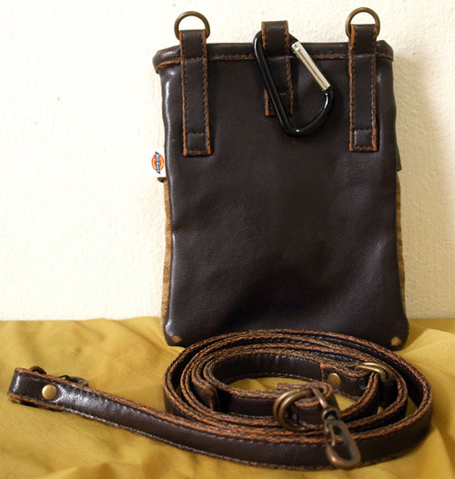  กระเป๋าสะพายข้าง ร้อยเข็มขัด Dickies ขนาดกระทัดรัด