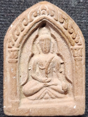 วัดกลางบางแก้ว นครปฐม ขุนแผนพิมพ์สะดุ้งกลับ หลังพุทธกวัก  ปี49 เนื้อดิน