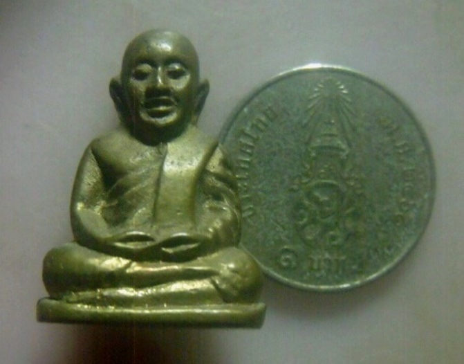 **เบา​ๆ​**รูปหล่ออุดกริ่ง หลวงพ่อเงิน วัดบางคลาน เนื้อทองผสม เก่าๆ**หลังโค้ดใบโพธิ์ สวยๆ เชิญชมครับ