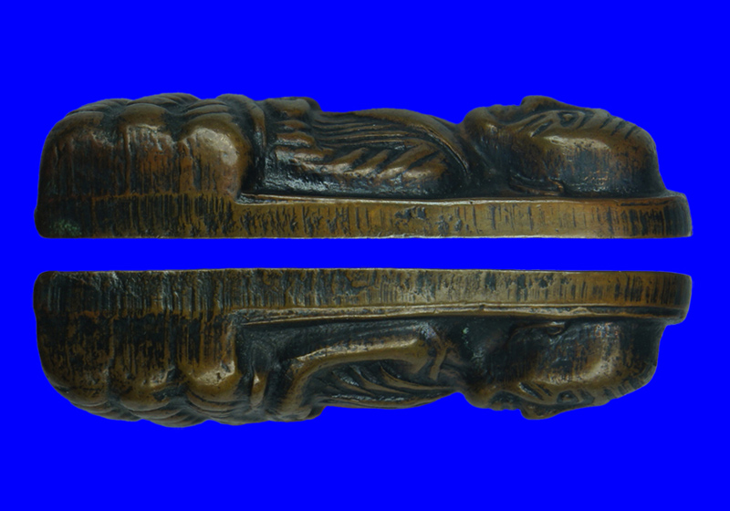 พระหลวงปู่ทวดหลังตัวหนังสือพิมพ์เล็ก เนื้อทองแดง ปี2508 (พิมพ์หน้าคล้ายวัดเอี่ยมวรนุช)