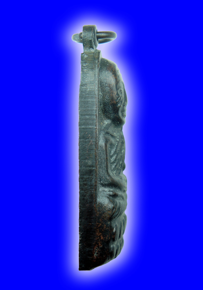 พระหลวงปู่ทวดพิมพ์เตารีด(มีหู) พิมพ์ใหญ่ หลังตัวหนังสือ(แจกปีนัง) เนื้อทองแดง ปี2524