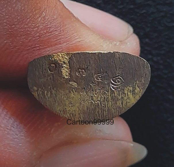 รูปหล่อรุ่นแรก หลวงพ่อโต ป่าหวาย ลพบุรี รพศ.๑ พัน.๒ เลข ๐๗๔ มีกล่อง สวย เดิมสุดๆ ครับผม