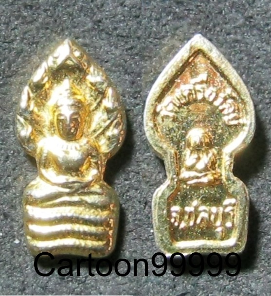  พระปรกมะขาม หลังพระปิดตา วัดเครือวัลย์ ชลบุรีครับผม พระสวย กระไหล่ทองเดิมๆ ครับผม 