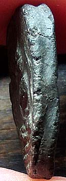 *พิมพ์เล็บมือสมาธิ ข้างยันต์อุ หลวงปู่บุญ(เป๋) วัดหอมศิลใต้ ฉะเชิงเทรา เนื้อดิน*