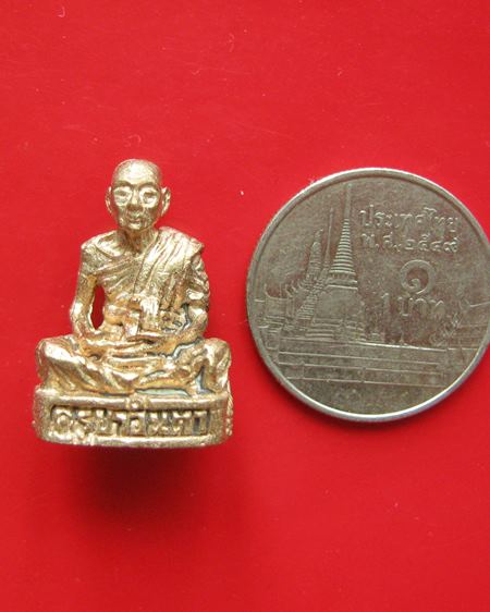 รูปเหมือนลอยองค์ เนื้อสารพัดดี ครูบาอินตา วัดกู้คำจ. ลำปาง ปี 2556 รุ่นเฮง เฮง เพิ่มทรัพย์