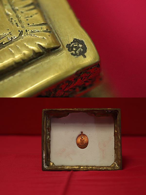 พระบูชาหลวงพ่อรวย วัดตะโก ปี 2555 ใต้ฐานฝังเหรียญ