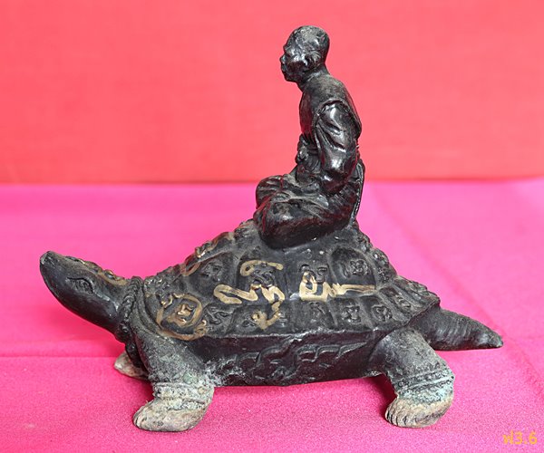 พระบูชาหลวงปู่หลิว วัดไร่แตงทอง รุ่นเศรษฐีมหาศาล