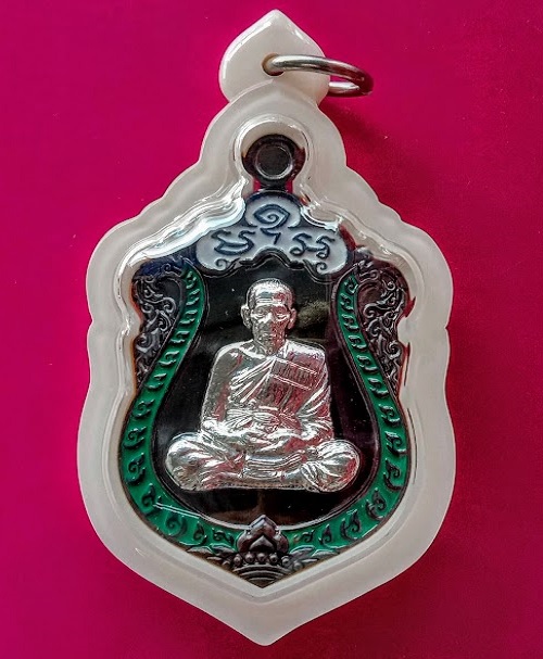 เหรียญเสมารุ่นมหาเวทย์ หลวงพ่อพัฒน์ เนื้อทองแดงรมดำ หน้ากากชุบเงินลงยา ตอกโค๊ต,เลข41..เคาะเดียวแดง..