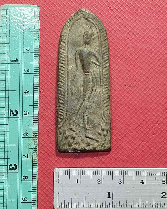 พระลีลาหลังเข็มกรุวัดชุมนุมสงฆ์ สุพรรณบุรีพิมพ์ผฐานช่อดอกไม้ 4800