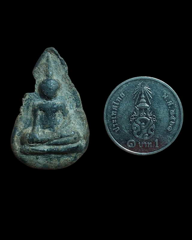 พระนางพญากลีบบัวเนื้อชิน กรุวัดบรมธาตุ กำแพงเพชร