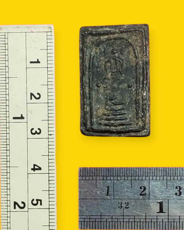 พระสมเด็จฐานแคบพิมพ์๗ชั้นบัว๕จุดหลวงพ่อพริ้ง วัดบางปะกอก ธนบุรี