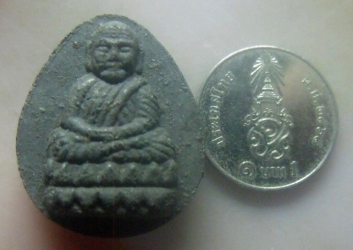 *เบาๆ***หลวงปู่ทวด วัดช้างให้ เนื้อว่าน รุ่นสร้างศูนย์ศิลปาชีพ เสาร์ห้า ปี ๒๕๓๗**หลังลายนิ้วมือ สวยๆ