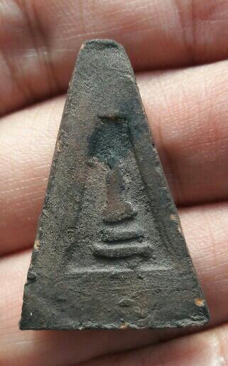 พระผงสุพรรณจงอางศึก อู่ทองจงอางศึก(มุ่ย ถิร โพธิ์ โต๊ะ เงิน และคณาจารย์เกือบ 60 รูป) เคาะเดียว(12)