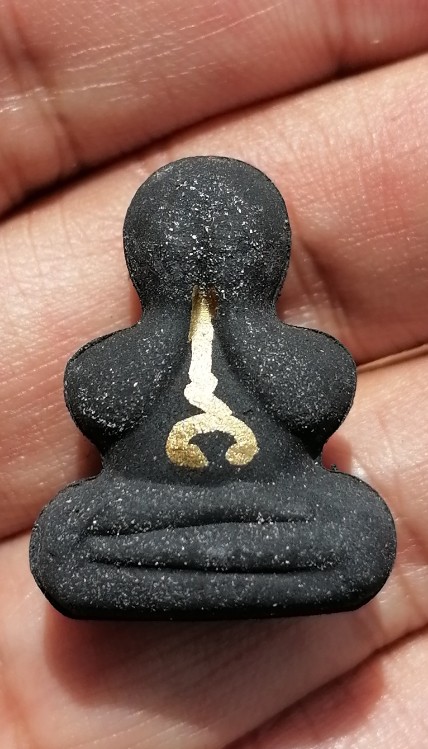 พระปิดตาเหนือดวง​ หลวงปู่เอี่ยม​ ปฐมนาม วัดสะพานสูง​ กรุงเทพ ปี 2567 พร้อมกล่องเดิม เคาะเดียว(4)