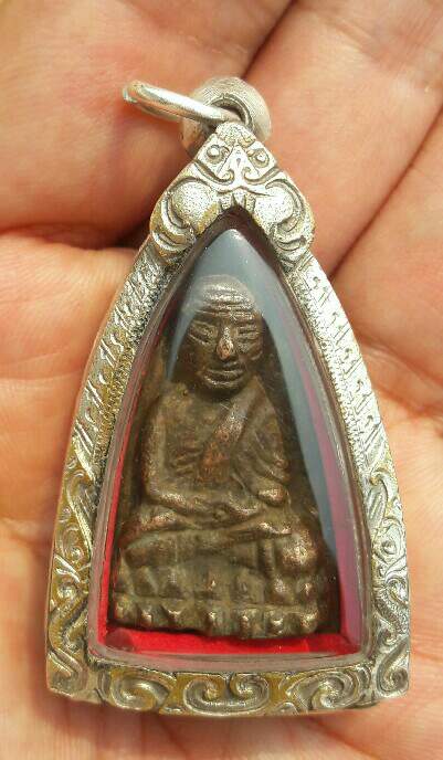 พระไม่ทราบที่ เคาะเดียว   