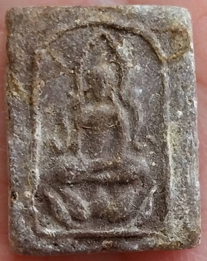 *พระผงอรหังกลีบบัว พิมพ์เล็ก ยุคเเรก หลวงพ่อสนิท วัดลำบัวลอย นครนายก ปี๒๔๘๕*