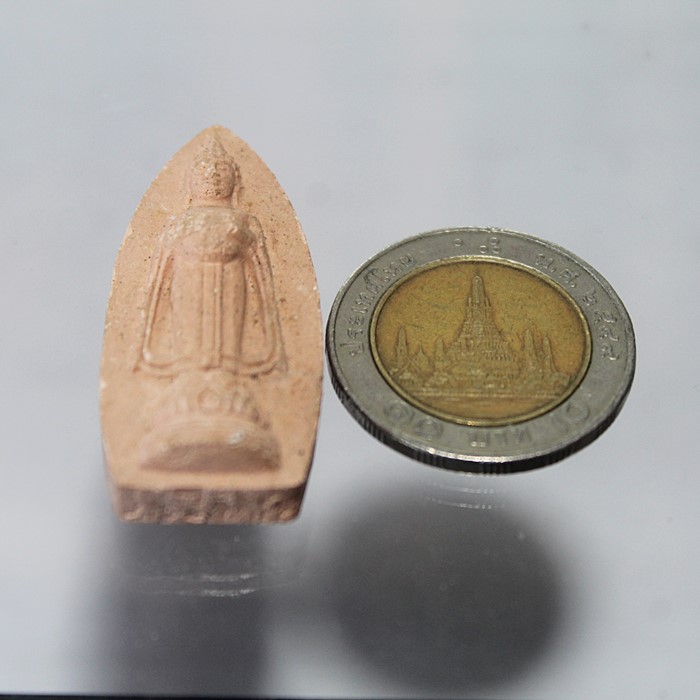 Q803พระปางอุ้มบาตรเนื้อผง หลวงปู่บุดดาถาวโร จ.สิงห์บุรี รุ่นรวยให้เข็ด